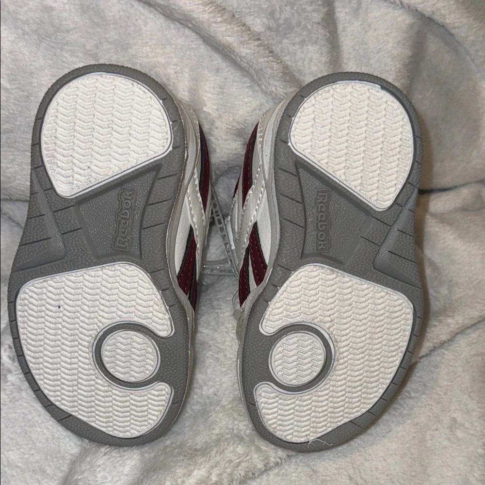 Reebok BB4900 Toddler Sneakers Sz 5 – White & Burgundy NWT